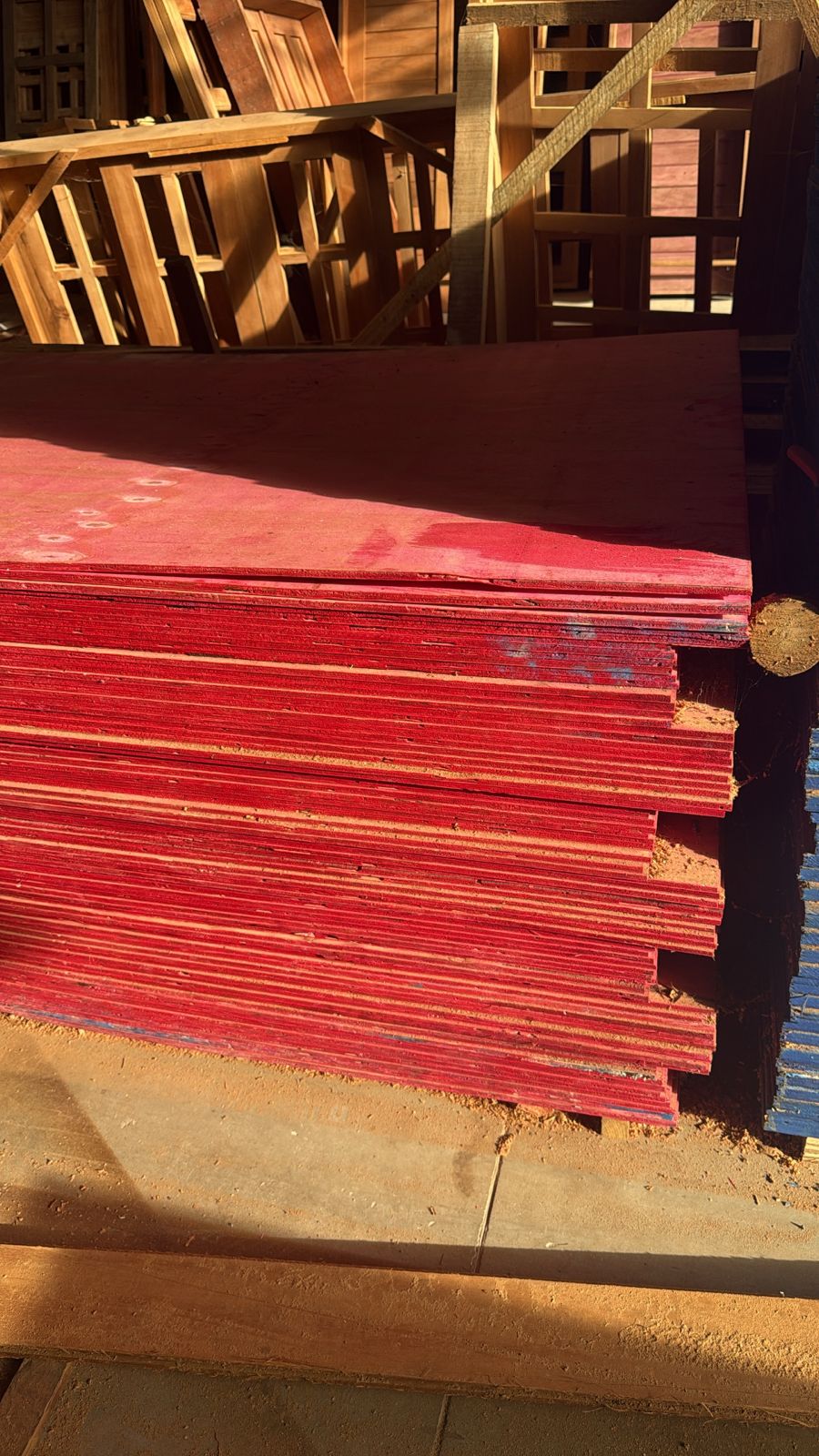 Madeirite Resinado 5mm — Rosa · 2,20 × 1,10 m · 5mm