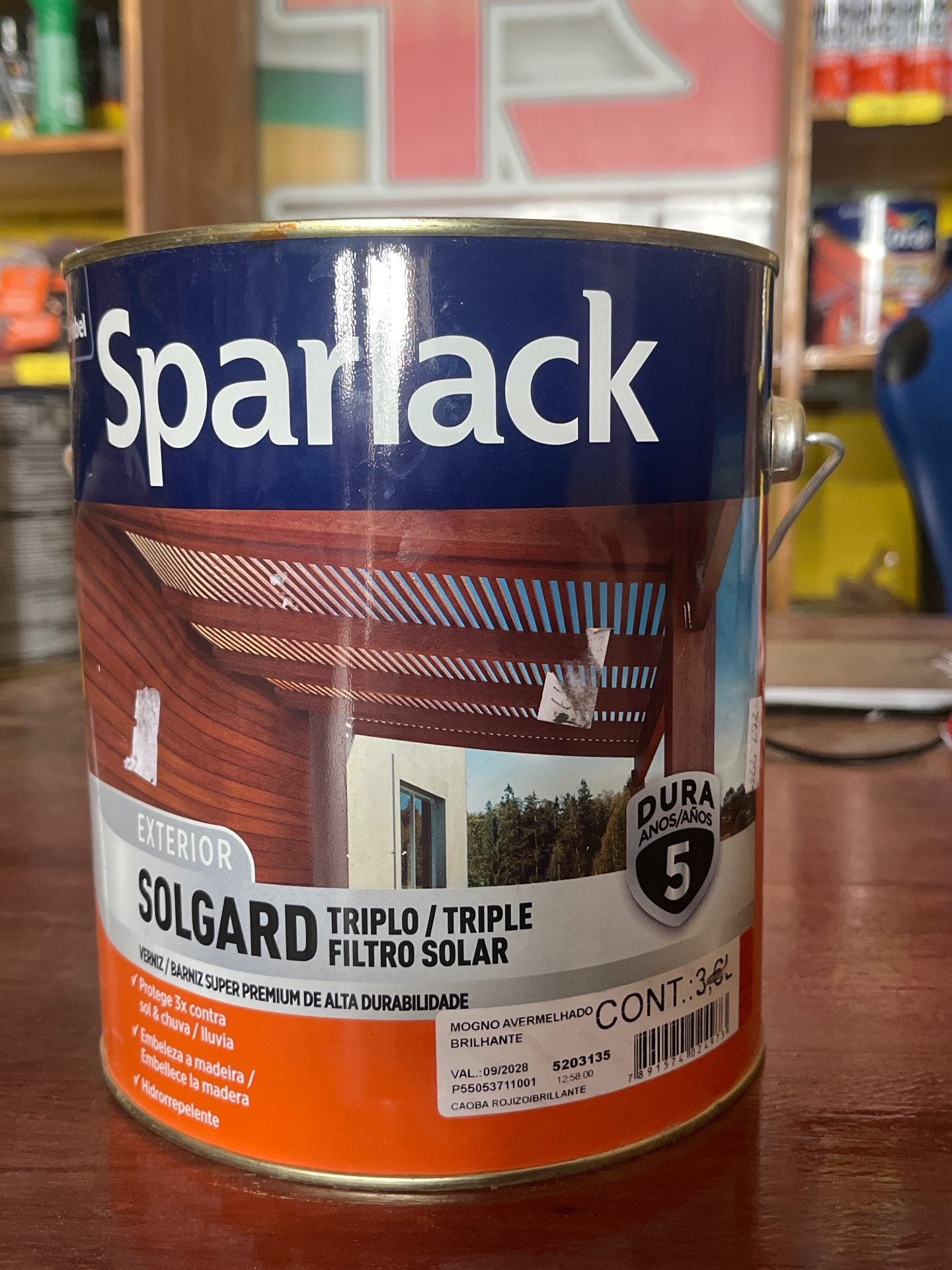 Verniz Sparlack Solgard — Triplo filtro solar · Mogno avermelhado brilhante · 3,6 L
