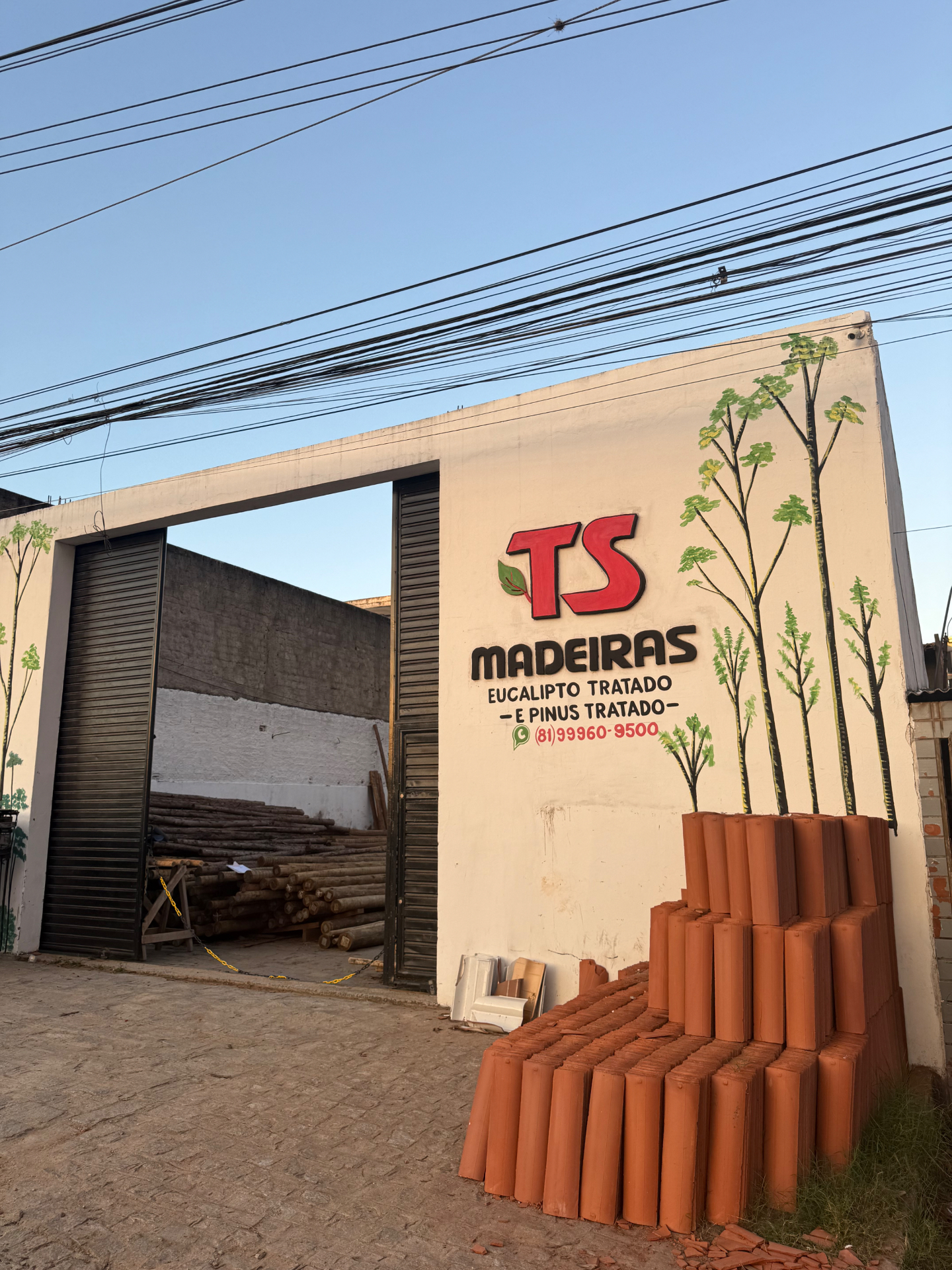 Entrada da TS Madeiras com eucalipto tratado